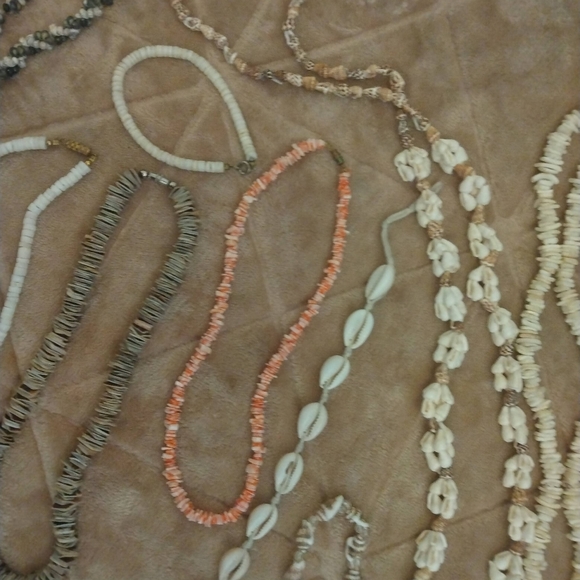 Authentic Vintage Shell Necklaces - Picture 15 of 16